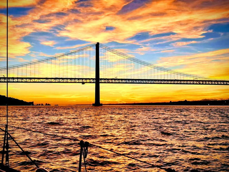 Lisbon: Daytime or Sunset Boat Cruise with History and Wine - What the guides add to the ride