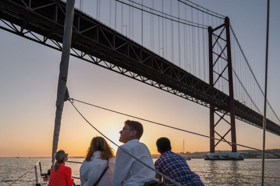Lisbon: Daytime/Sunset/Night City Sailboat Tour with Drink - Drinks, music, and the pace on board