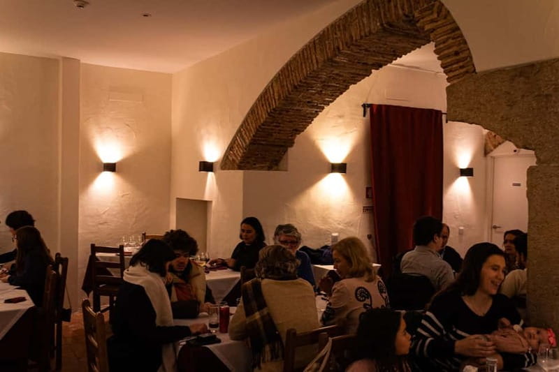 Lisbon: Dinner with Fado Show with the Rising Stars of Fado - The Portuguese dinner, course by course