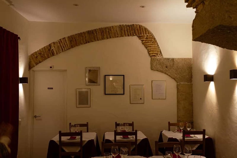 Lisbon: Dinner with Fado Show with the Rising Stars of Fado - Three or four music sessions, not one long concert