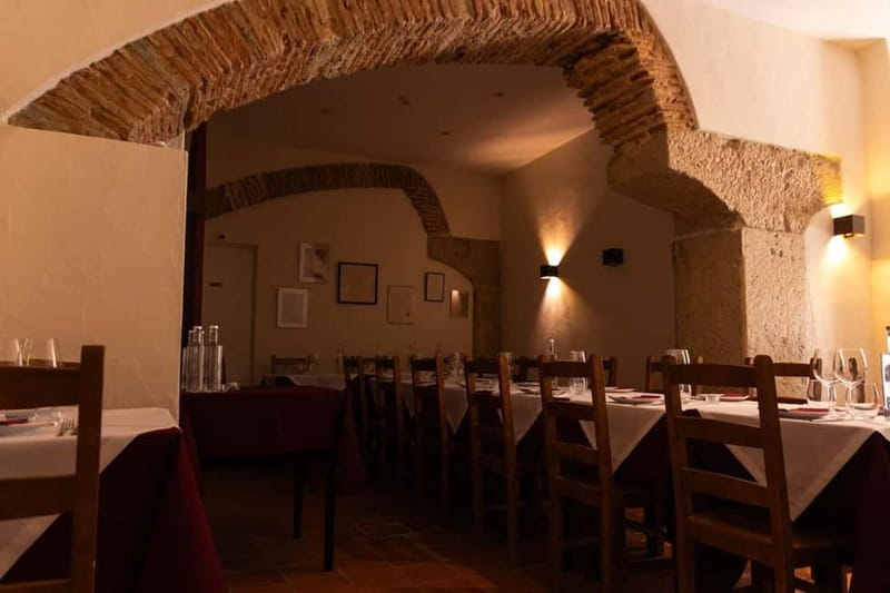 Lisbon: Dinner with Fado Show with the Rising Stars of Fado - Service and the personal touch