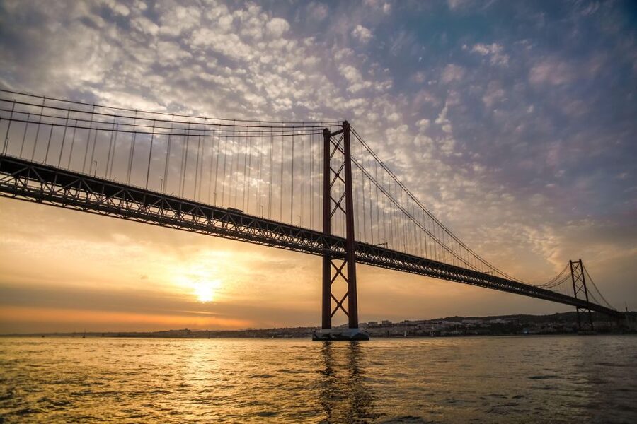 Lisbon: Disco Night Cruise with DJ and Open Bar - Under the 25 de Abril Bridge