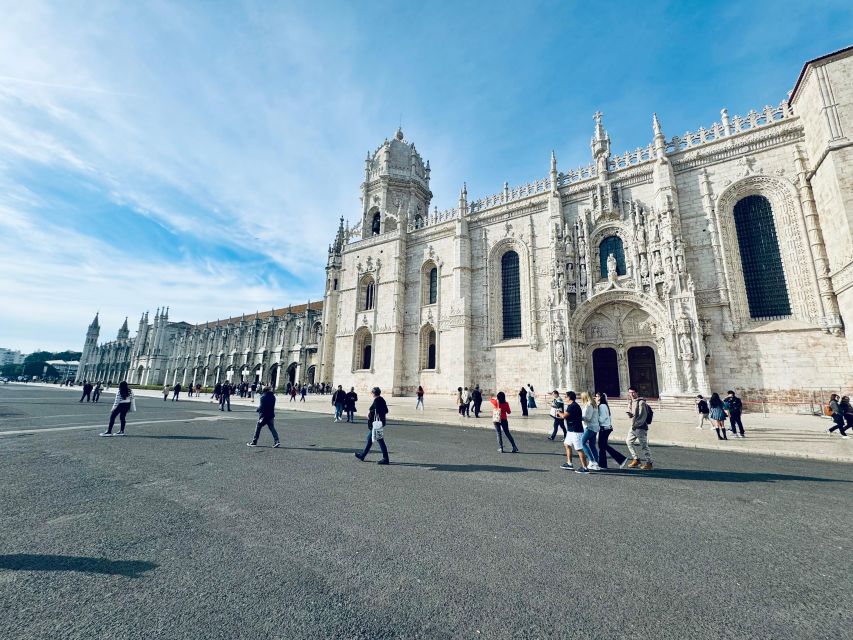 Lisbon: Discover Belem by electric Tuk Tuk - MAAT, the Tagus, and the 25 de Abril Bridge