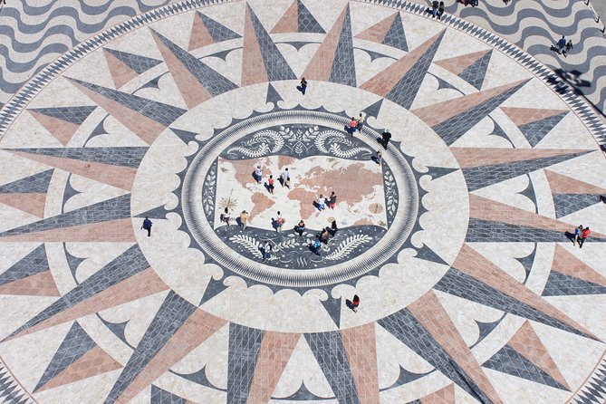 Lisbon Downtown & Alfama with a guide Walking tour - Lisbon Cathedral and the Saint Anthony tradition