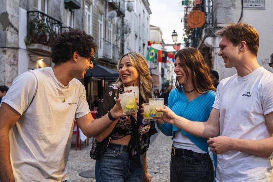 Lisbon: Drunken History Walking Tour with Included Drinks - Starting at Largo do Carmo after sunset
