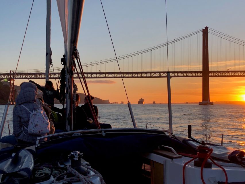Lisbon: Enjoy a Sunset or Night Tagus River Sailboat Cruise - The north bank: Terreiro do Paço and Cais do Sodré