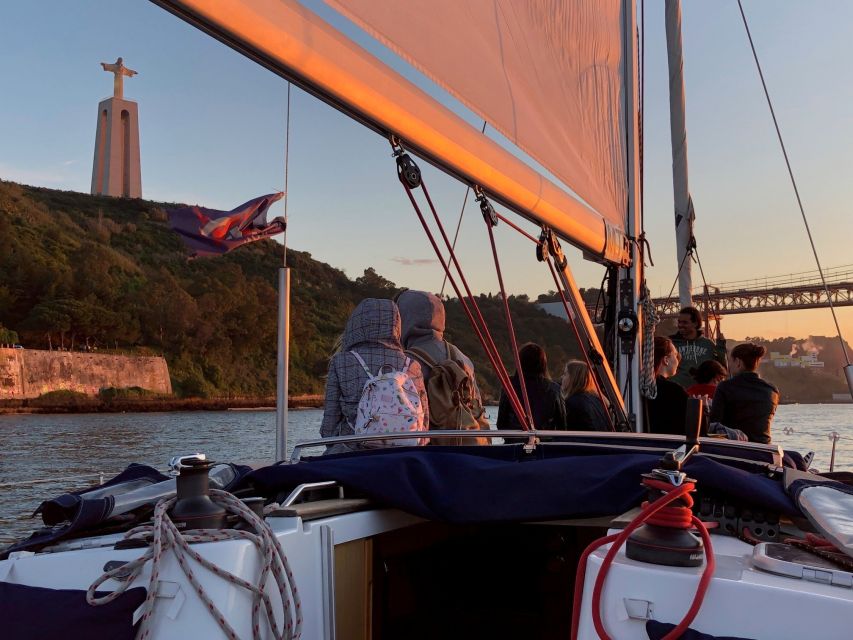 Lisbon: Enjoy a Sunset or Night Tagus River Sailboat Cruise - How the guide affects the experience