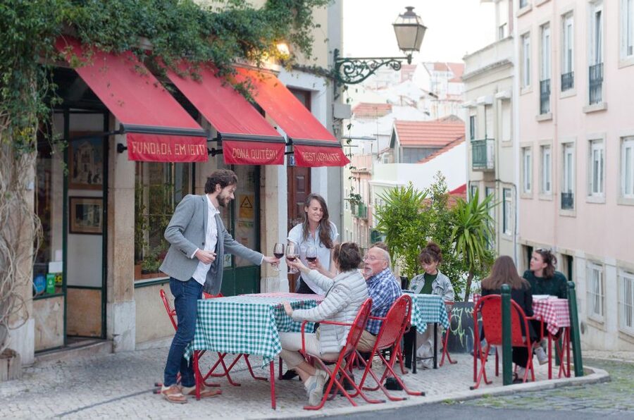 Lisbon: Evening Local Food Crawl with Drink Pairings - Who Should Book This Evening Crawl?