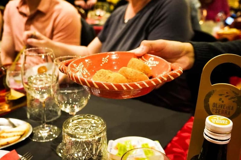 Lisbon: Fado Musical Experience with Portuguese Appetizers - What the Fado performance feels like