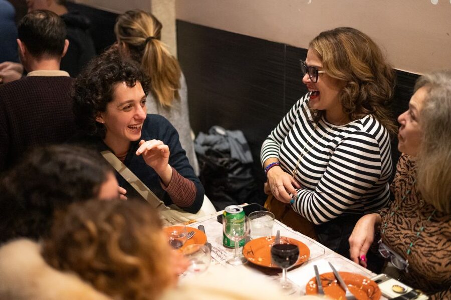 Lisbon: Fado Musical Experience with Portuguese Appetizers - Seating and atmosphere