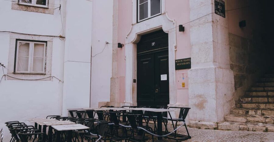 Lisbon: Fado Night with Dinner in a Typical Fado House - How the 2.5-hour evening unfolds