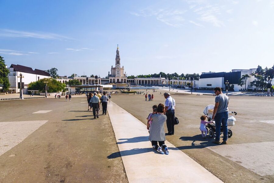 Lisbon: Fatima, Batalha, Nazare and Obidos Tour Hotel Pickup - Who will enjoy this day most?