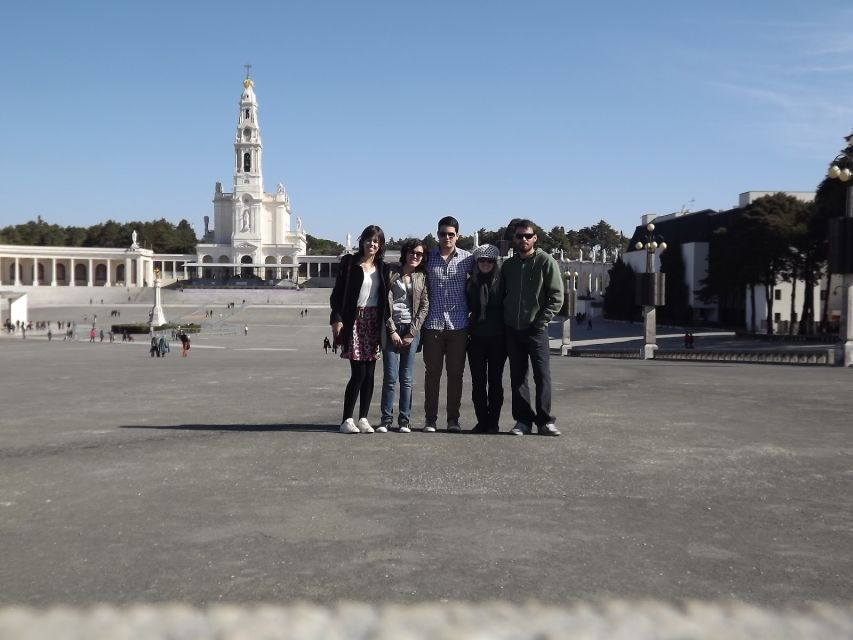 Lisbon: Fatima, Batalha, Nazare and Obidos Tour Hotel Pickup - Nazaré’s Sítio viewpoint and the legend of Nossa Senhora