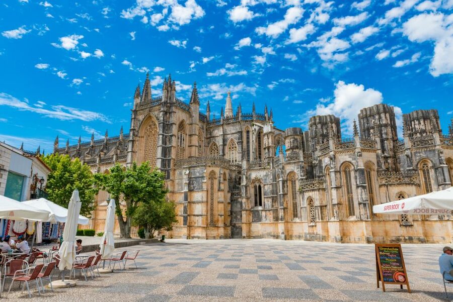 Lisbon: Fatima, Batalha, Nazare and Obidos Tour Hotel Pickup - Óbidos, ginja, and the medieval finale
