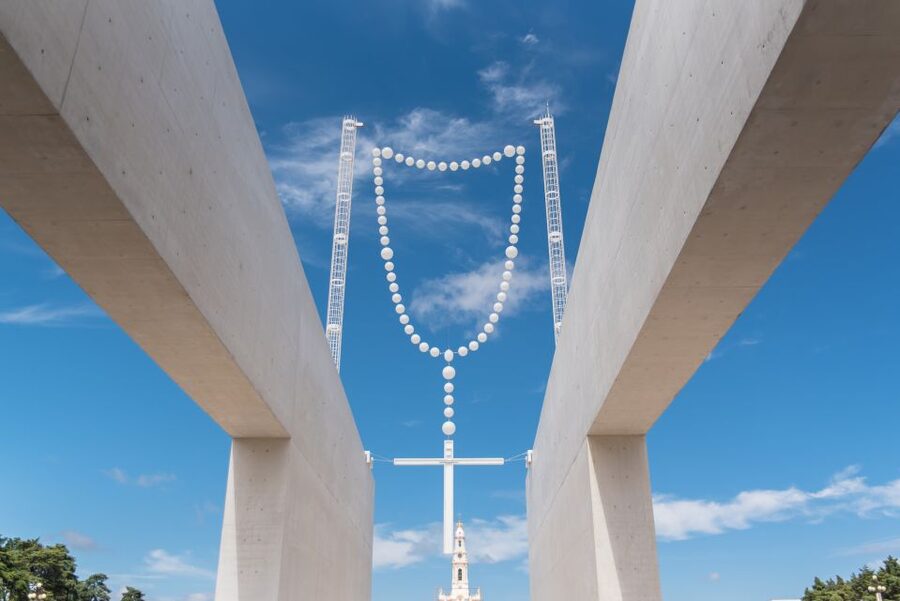 Lisbon: Fátima & The Shepherd Children Home Self-Guided Tour - The Sanctuary of Fátima in two useful hours