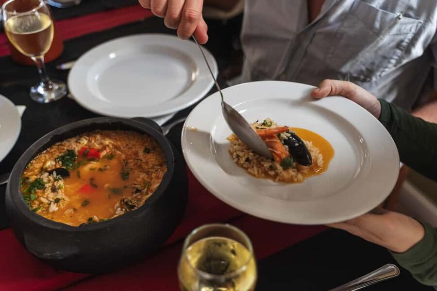 Lisbon: Food Crawl Walking Tour with Local Tastings - The guides make the difference