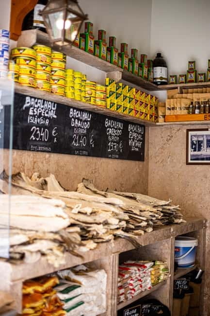 Lisbon: Food Tasting Tour by Tuk Tuk with 2 Stops - Who will enjoy this experience most?