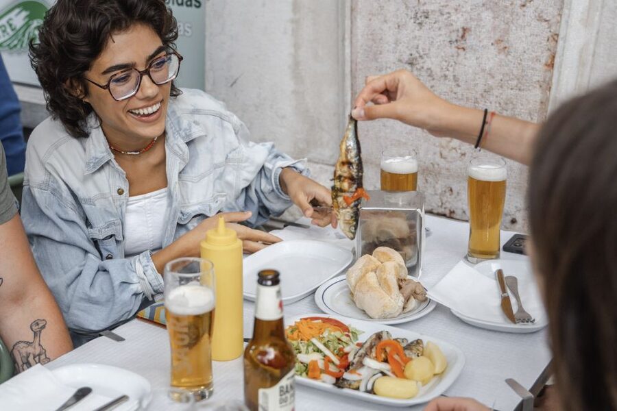 Lisbon: Food Tour with Local Tastings and Drinks - Start at Praça da Figueira, where the tasting begins