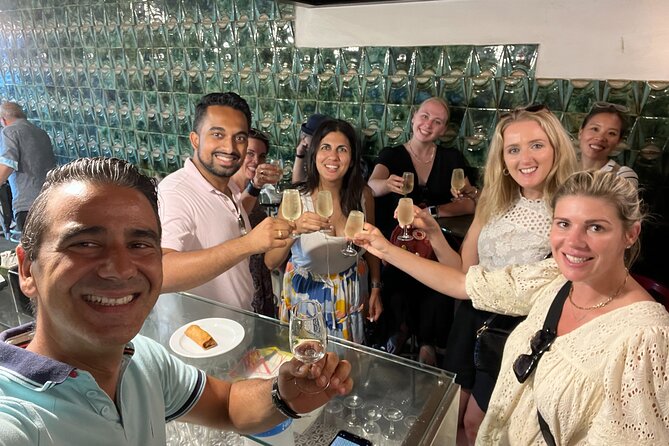 Lisbon Foodies Small-Group Walking Tour - Rua das Portas de Santo Antão and local eating places