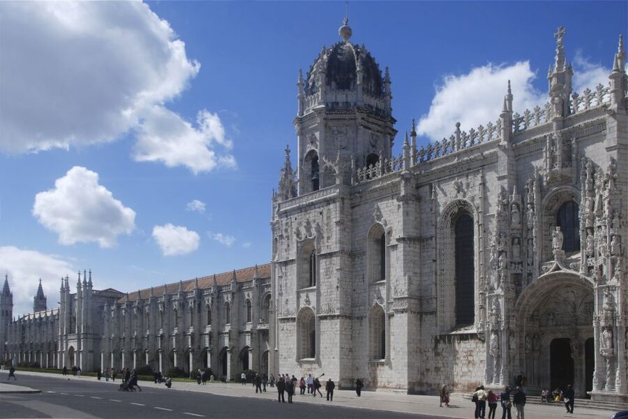 Lisbon: Full-Day Small-Group City Tour with Hotel Pickup - Rossio and Restauradores: starting with Lisbon’s central story