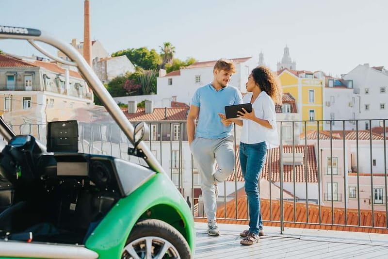 Lisbon: GPS-Guided Spinach Tour by Electric Car - Guided excursion through Alfama, Graça, and Chiado