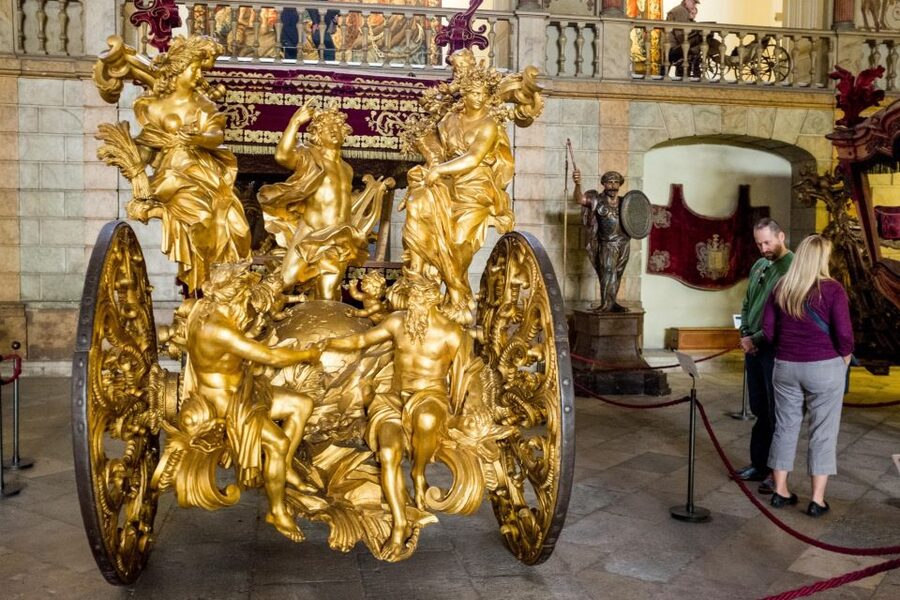 Lisbon: Half-Day City Tour - Ajuda National Palace and a royal interior