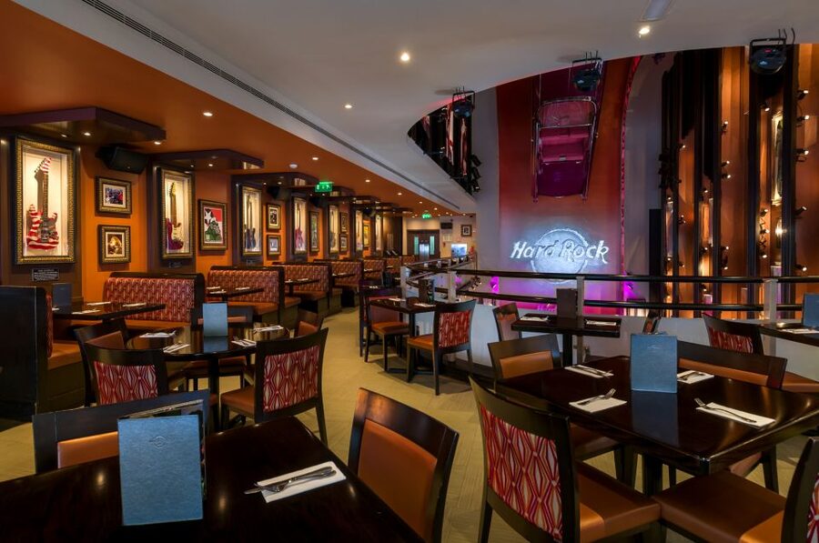 Lisbon: Hard Rock Cafe Experience - What priority seating really gives you
