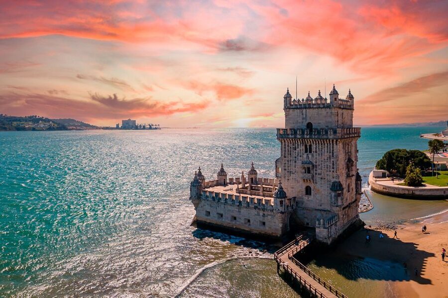 Lisbon: Helicopter Ride, Boat Trip, & Old Town Walking Tour - Baixa and Praça do Comércio