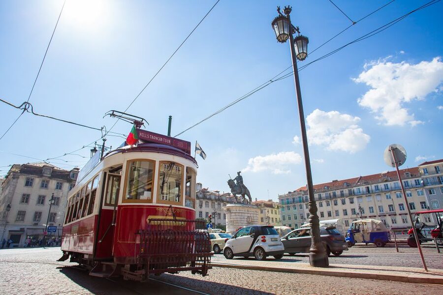 Lisbon: Hills Red Tram Tour by Tram 28 Route 24-Hour Ticket - Mouraria and the turn into Lisbon’s hills