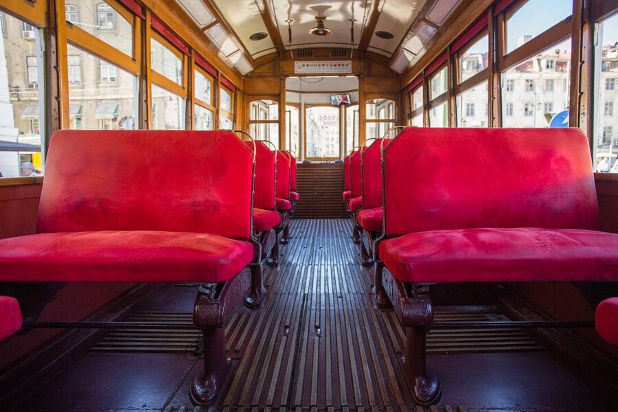 Lisbon: Hills Red Tram Tour by Tram 28 Route 24-Hour Ticket - Alfama, Sé Cathedral, and the castle quarter