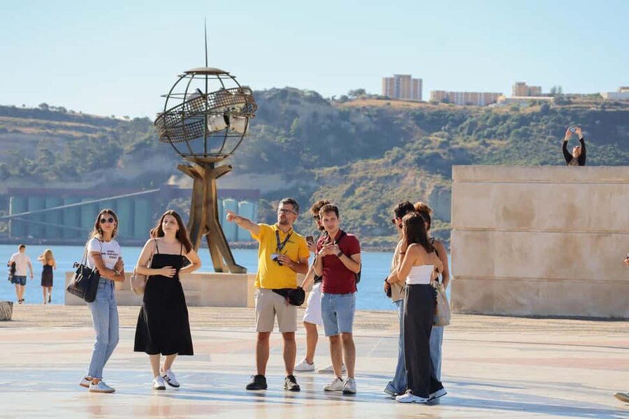 Lisbon: Historical Walking Tour with Jeronimos Monastery - Who should book this walk