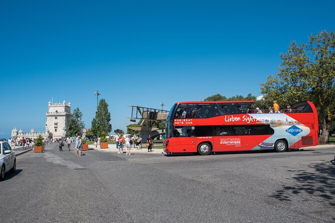 Lisbon Hop On Hop Off Bus and Boat Tour - The green Castle route climbs into old Lisbon