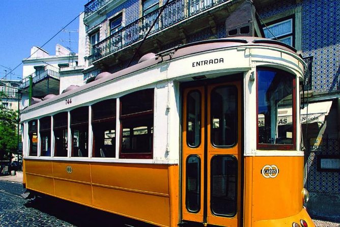 Lisbon in One Day Historic Small-Group Tour - Returning through Chiado and the earthquake story