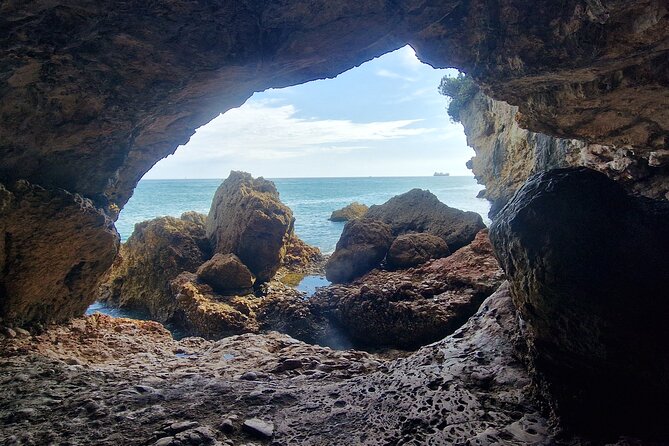 Lisbon: Jeep and Boat Adventure to Arrábida + Hotel Pick-Up - Guide style, comfort, and group size