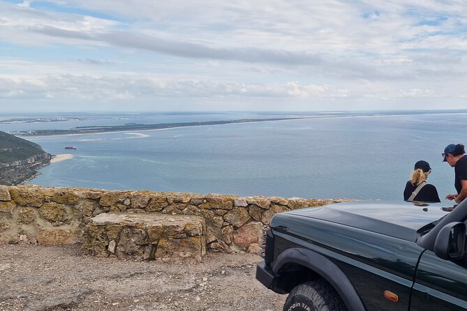 Lisbon: Jeep and Boat Adventure to Arrábida + Hotel Pick-Up - Sesimbra Castle and the town below