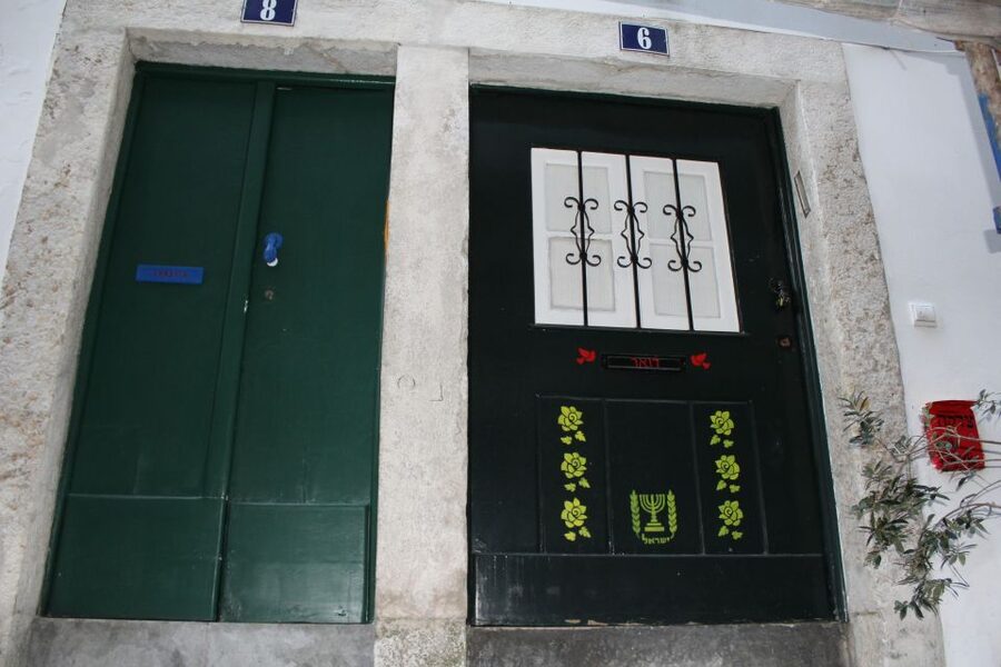 Lisbon: Jewish History in Portugal Guided Walking Tour - Alfama, where the city gets steep