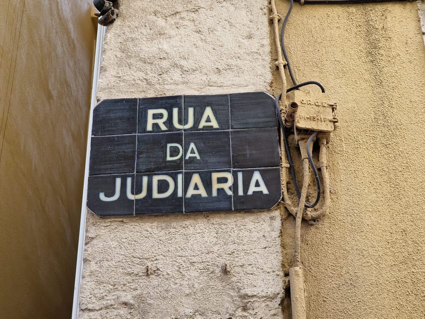 Lisbon: Jewish Walking Tour - What Luciano’s guiding style adds