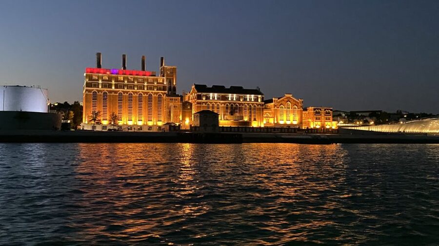 Lisbon: Luxury Sailboat Cruise at Night - Why Lisbon looks best from the Tagus after dark