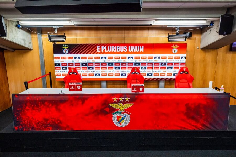 Lisbon: Luz Stadium Tour & SL Benfica Museum Ticket w/Scarf - Walking the Hall of Fame and pitch access tunnel