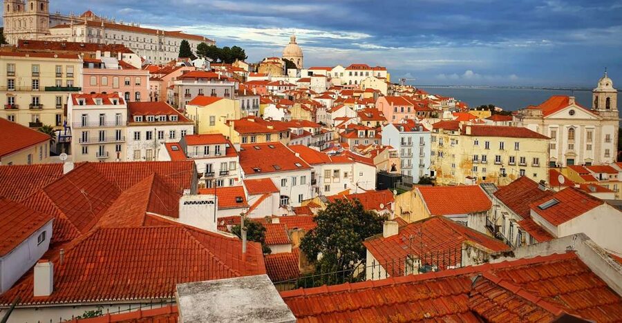 Lisbon: Old Town TukTuk Tour and Scenic Viewpoints in Alfama - Key points to know before booking