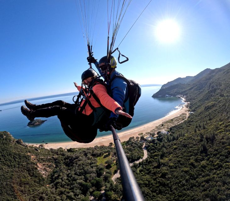 Lisbon: Paragliding Tandem Flight - Who will enjoy this most