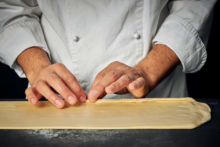 Lisbon: Pastel de Nata Masterclass at a Real Bakery - Starting with the story behind the tart