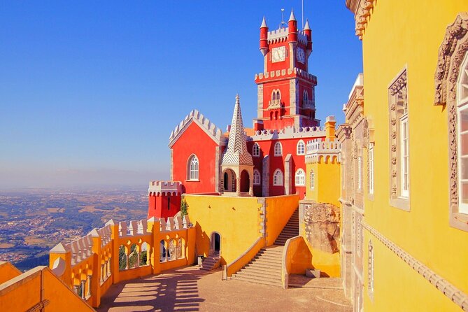 Lisbon: Pena Palace, Sintra CaboRoca Cascais Day Tour Small Group - Cabo da Roca and the edge of Europe