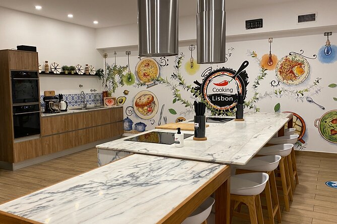 Lisbon Portuguese Cooking Class with 3-Course Dinner - What happens from the 6:30 pm meeting time