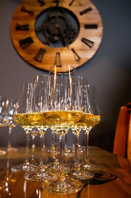 Lisbon: Premium Wine and Tapas Tasting Session - Key points to know before booking