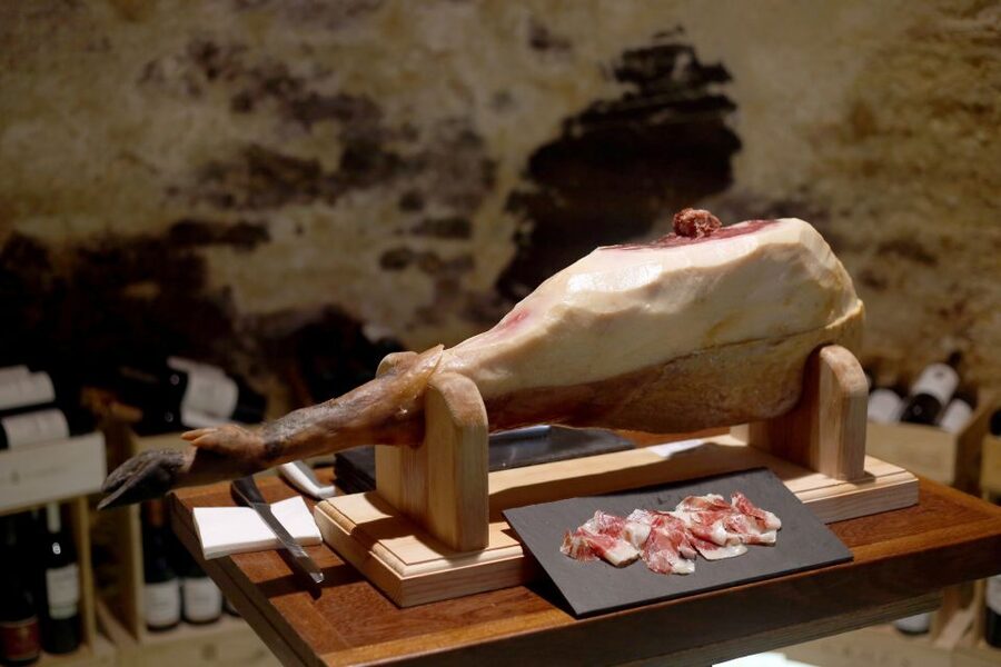 Lisbon: Premium Wine and Tapas Tasting Session - Drawbacks to keep in mind
