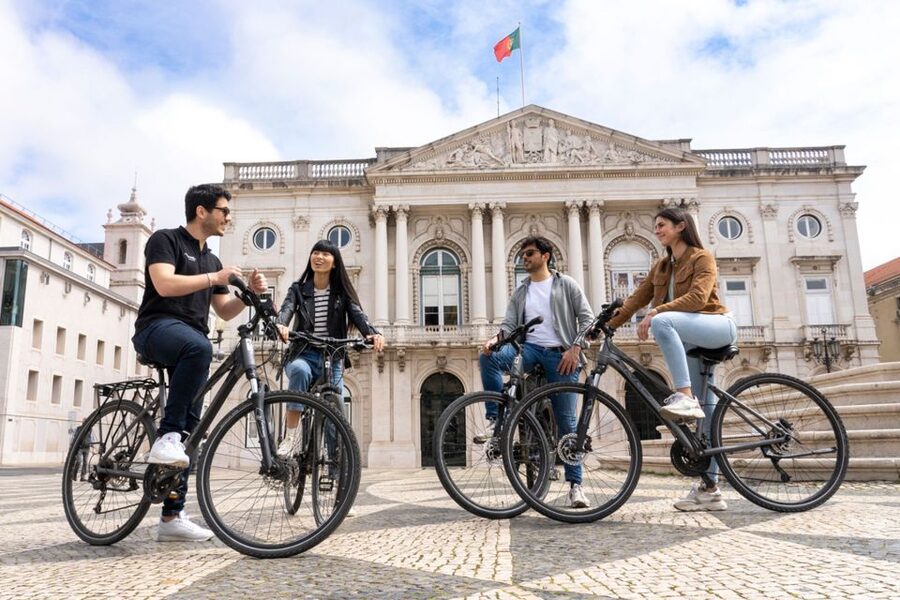 Lisbon: Private Boat Trip, Guided Walking Tour, Bike & Tram - Belém’s monuments, from monastery to tower
