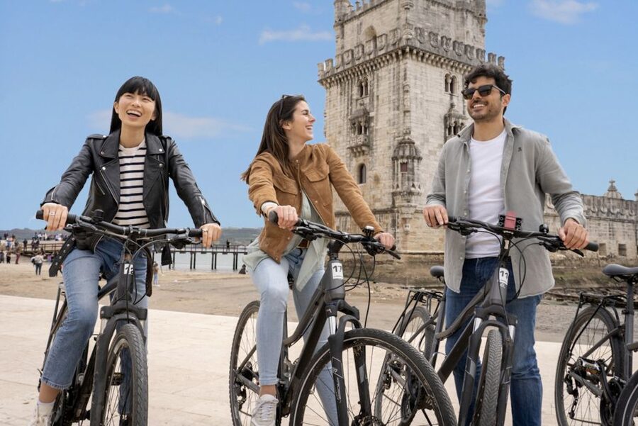 Lisbon: Private Boat Trip, Guided Walking Tour, Bike & Tram - The Pastéis de Belém stop is more than a snack