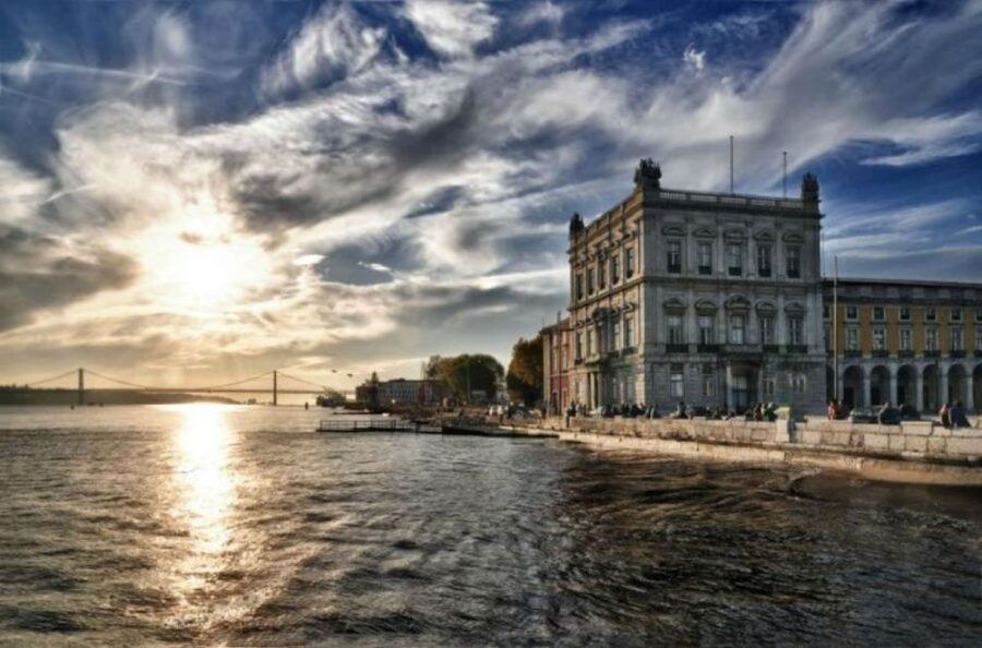 Lisbon: Private City Tour by Eco Tuk Tuk - Baixa, the cathedral, and the older quarters