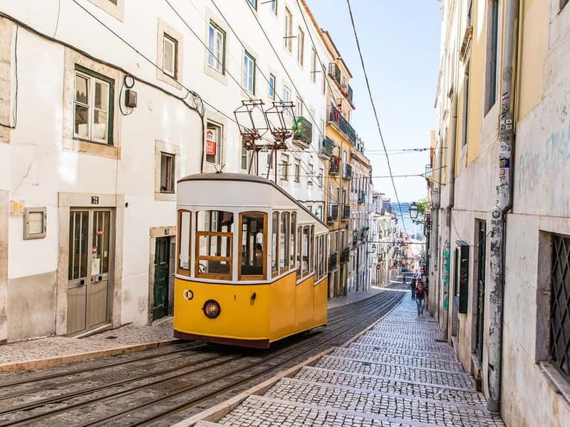 Lisbon: Private Guided Tour by Electric Tuk Tuk - A smart first look at Lisbon